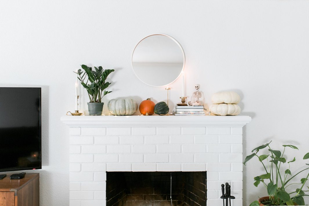 how to decorate your mantel for fall by Nicole Dianne | www.nicoledianne.com