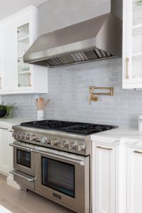 kitchen design, grey tile, succulent, kitchen photos, modern kitchen, contemporary kitchen