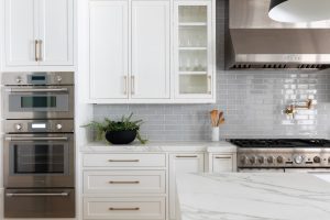 kitchen design, grey tile, succulent, kitchen photos, modern kitchen, contemporary kitchen